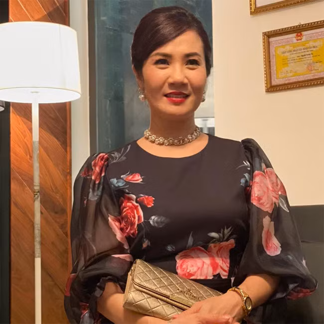 Cách đây 3 năm, khi ở tuổi 45, Nguyệt Hằng sinh thêm cô con gái thứ 4.