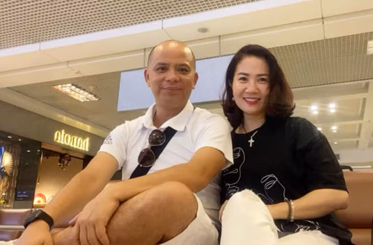 Nguyệt Hằng cho biết, mặc dù chồng cô không phải tuýp người lãng mạn nhưng chỉ cần 4 mẹ con cô thèm ăn gì anh sẵn sàng vào bếp nấu dù là nửa đêm.