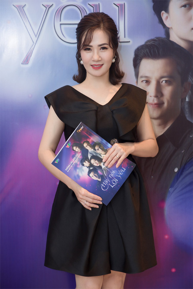 Diễn viên Nguyệt Hằng xinh đẹp mặn mà ở tuổi U50 Dien vien Nguyet Hang xinh dep man ma o tuoi U50