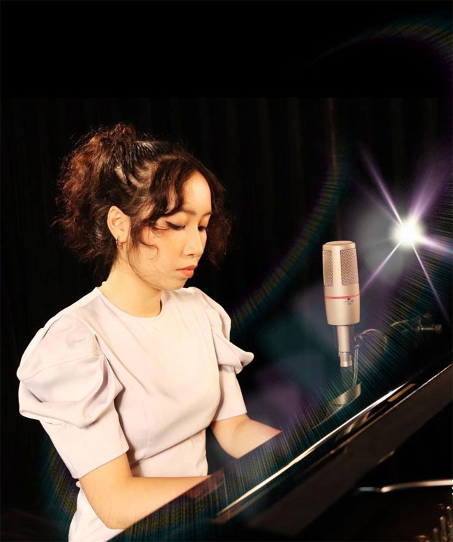 Năm 2016, con gái diva Mỹ Linh ra mắt đĩa CD mang tên “The First Album: Bài hát cho Bi”. Đĩa nhạc gồm 8 ca khúc bằng cả tiếng Việt và tiếng Anh.