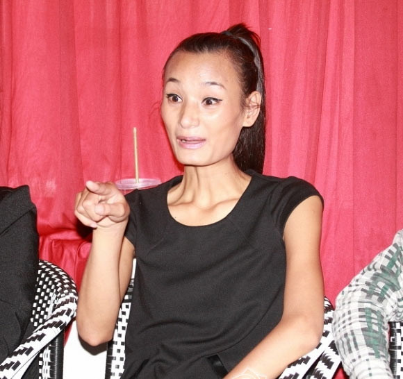 Mặc dù đã trở thành người mẫu nhưng Lê Thuý thường xuyên phải nhận những lời bình phẩm ác ý bởi ngoại hình quá gầy gò của mình. (Ảnh: ngoisao.vn)