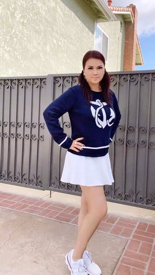 Vo co nghe si Chi Tai U70 van tre nho tuyet chieu an mac