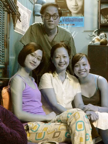 Vợ chồng nữ diễn viên có với nhau 2 người con gái tên là Đan Huyền và Đan Khuê.