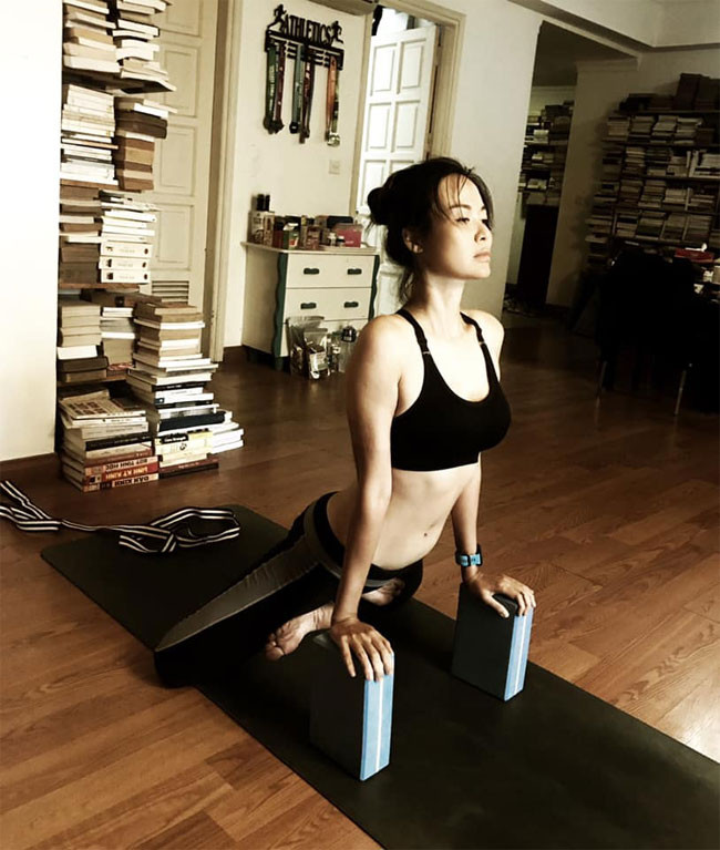 Tài sắc vẹn toàn nhưng cuộc đời của Hoa hậu Thu Thủy khá thăng trầm. Cô có hai con với hai người đàn ông nhưng cuối cùng chọn làm mẹ đơn thân của hai bé. Ngày 5/6, Hoa hậu Việt Nam 1994 đột ngột qua đời trong sự bàng hoàng của người hâm mộ.