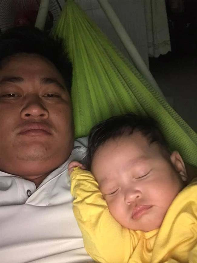 Theo chia sẻ của Đặng Thu Thảo, mặc dù rất bận rộn nhưng mỗi khi về nhà chồng cô giúp cô rất nhiều việc từ chăm sóc đến dạy dỗ hai con.