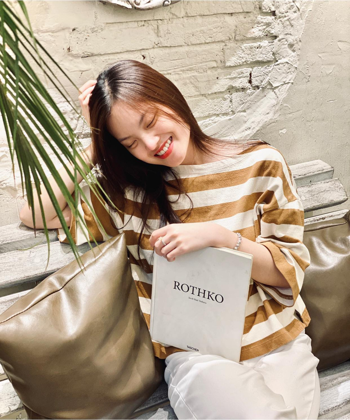  Bạn gái kém 16 tuổi của Đoàn Minh Tài được nhận xét sở hữu vẻ đẹp trong sáng và ngọt ngào.