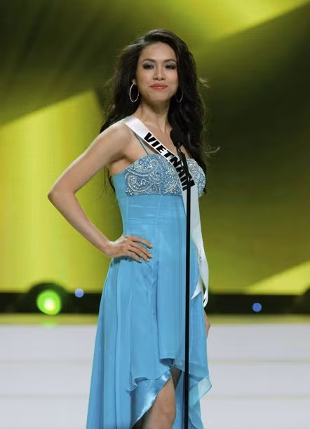 Năm 2011, Á hậu Hoàng My đại diện Việt Nam tham dự cuộc thi Hoa hậu Hoàn vũ Thế giới 2011 (Miss Universe). Mặc dù có màn thể hiện tốt tại cuộc thi nhưng Hoàng My không tiến sâu được vào vòng trong. (Ảnh: Thể thao &amp; Văn hóa)