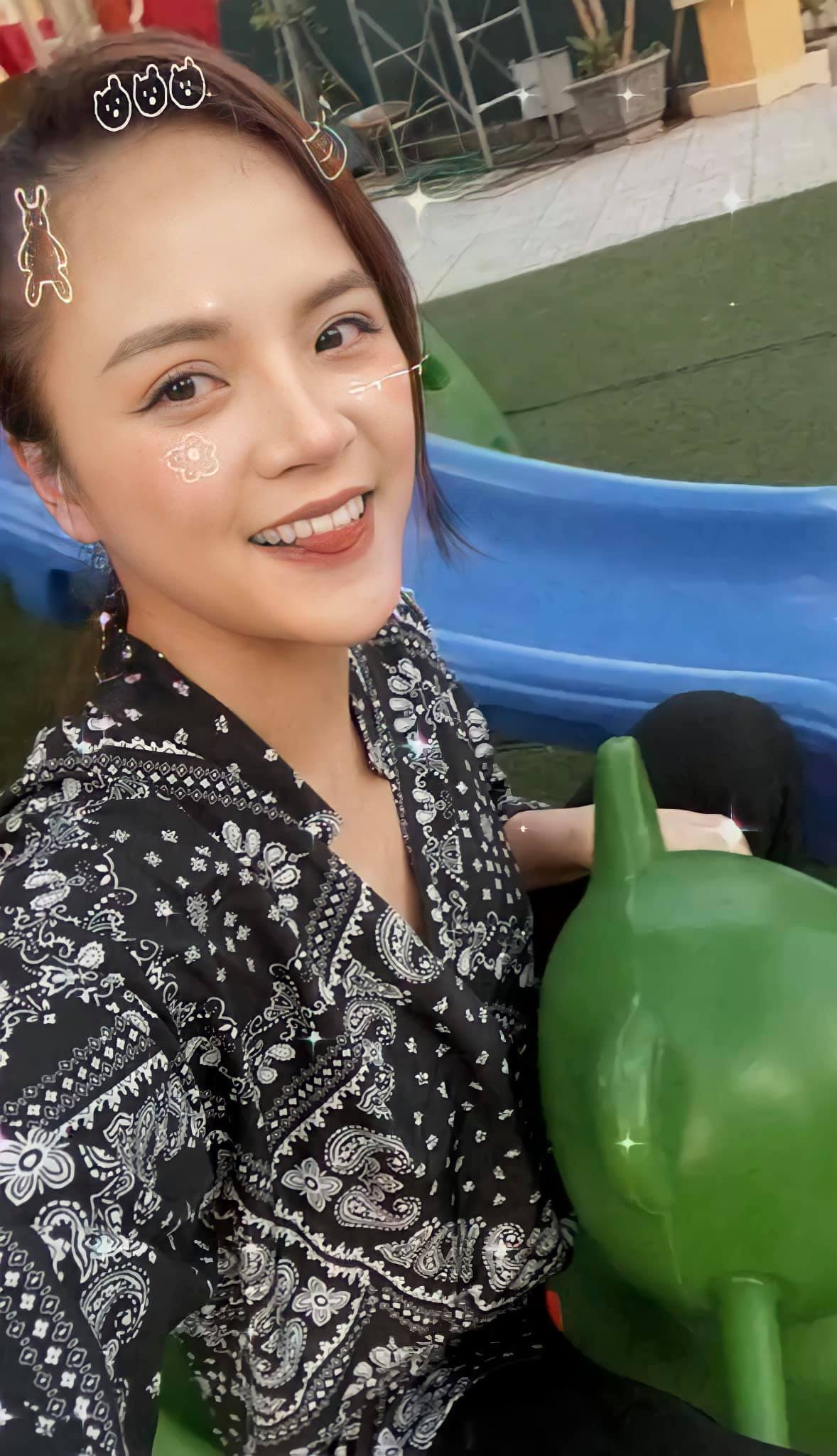 Nhờ tài năng diễn xuất cùng sắc vóc nổi trội nên Thu Quỳnh được mời đóng rất nhiều phim truyền hình.