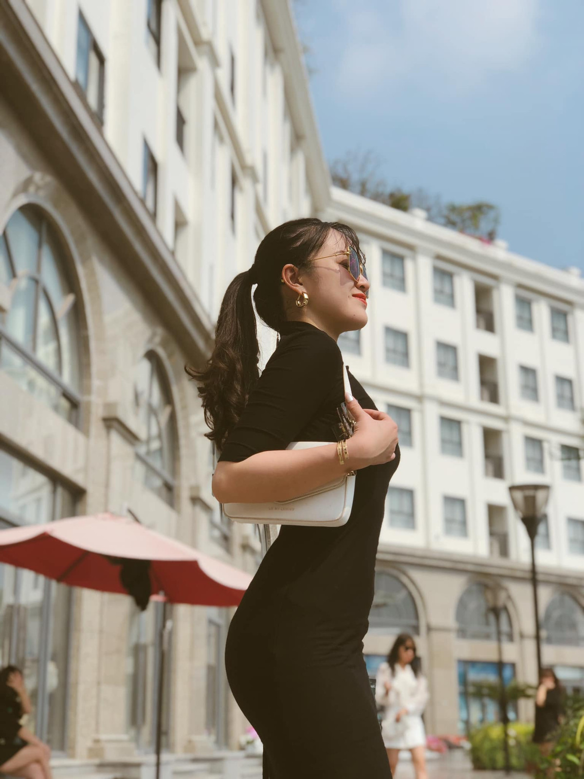 Mỹ nhân sinh năm 2002 sở hữu nhan sắc "kẹo ngọt" với nụ cười duyên dáng.