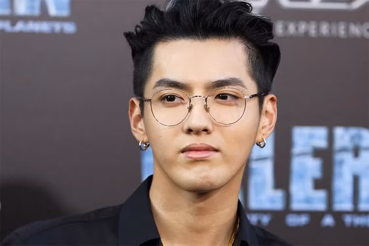 Mới đây, Ngô Diệc Phàm trở thành cái tên được tìm kiếm trên mạng xã hội sau khi bị người yêu cũ, hot girl Đô Mỹ Trúc tố là kẻ lăng nhăng, thích săn mỹ nữ vị thành niên. (Ảnh: weibo)