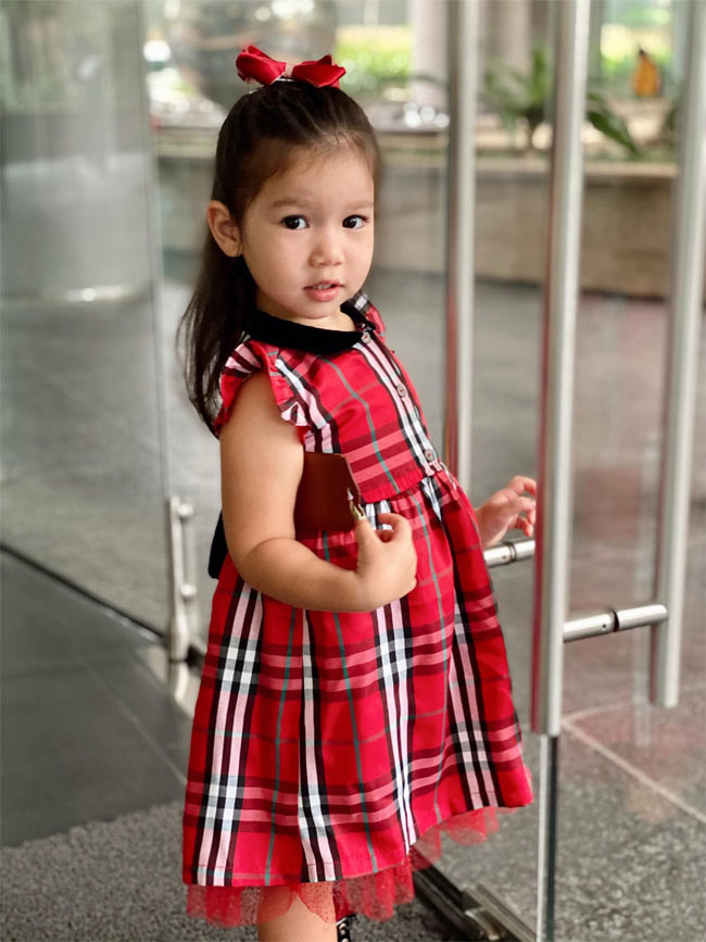 Ngay từ khi chào đời Myla đã trở thành sao nhí được nhiều người quan tâm nhờ gương mặt lai Tây, ngoại hình bụ bẫm, đáng yêu.