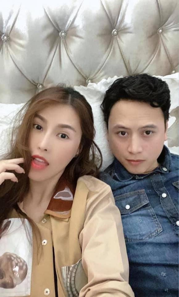 Trước ồn ào, Quế Vân không ít lần khoe tình cảm mặn nồng. Ngày 8/3, cô tiết lộ nhận được hơn 2 tỷ đồng từ cha của con mình.