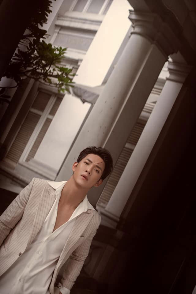 Nam ca sĩ sinh năm 1991 được nhiều người biết tới khi tham gia cuộc thi Giọng hát Việt năm 2015 nhờ vẻ điển trai, nam tính.