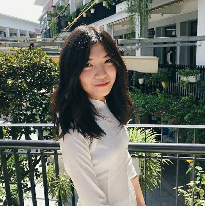 Ái Hương là niềm tự hào của bố bởi không chỉ xinh xắn, cô bé còn học rất giỏi. Con gái nghệ sĩ Tiến Minh từng học cấp ba tại trường Lương Thế Vinh với thành tích ấn tượng.