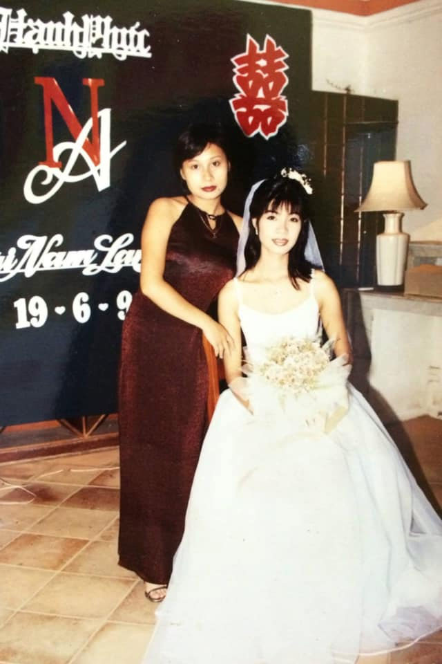 Lan Anh sinh năm 1977, kém chồng 12 tuổi.