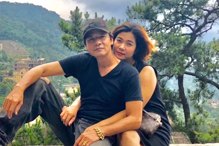 Hiện tại vợ chồng Võ Hoài Nam là chủ của một quán ăn và mọi việc ở quán do Lan Anh đảm trách.