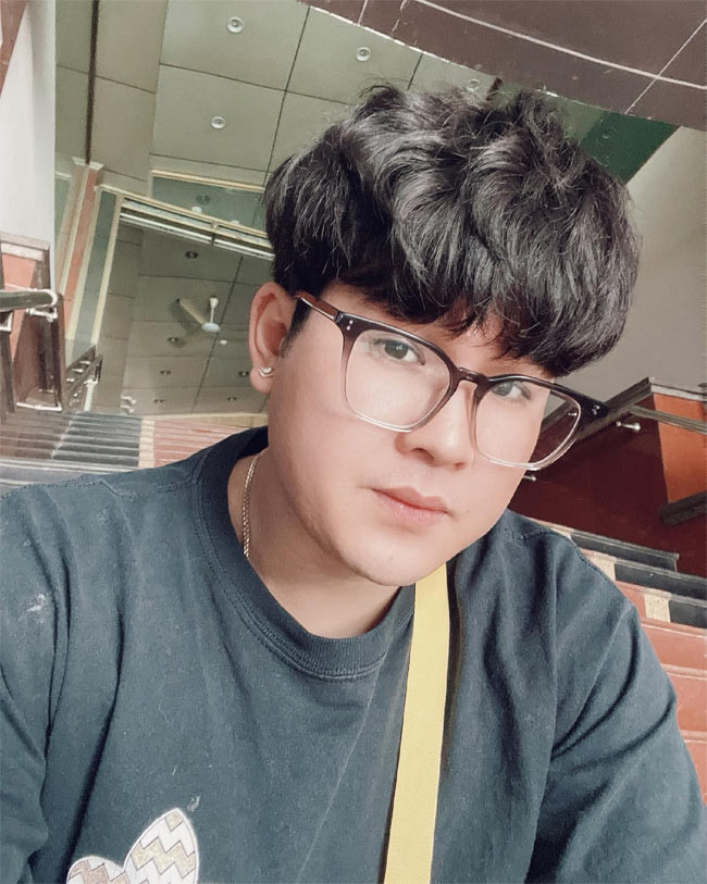 Chàng diễn viên 9X được nhiều người nhận xét là có ngoại hình giống cầu thủ Hà Đức Chinh. (Ảnh: FBNV)