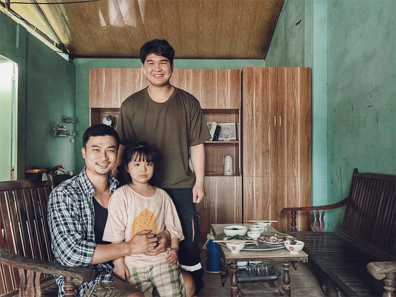 Sau khi tăng cân, thân hình mũm mĩm hơn, Đức Anh nhận được nhiều vai diễn có dấu ấn như Đạt trong “Chạy trốn thanh xuân”, Bách trong “Đừng bắt em phải quên”, Núi trong“Mùa hoa tìm lại”… (Ảnh: FBNV)