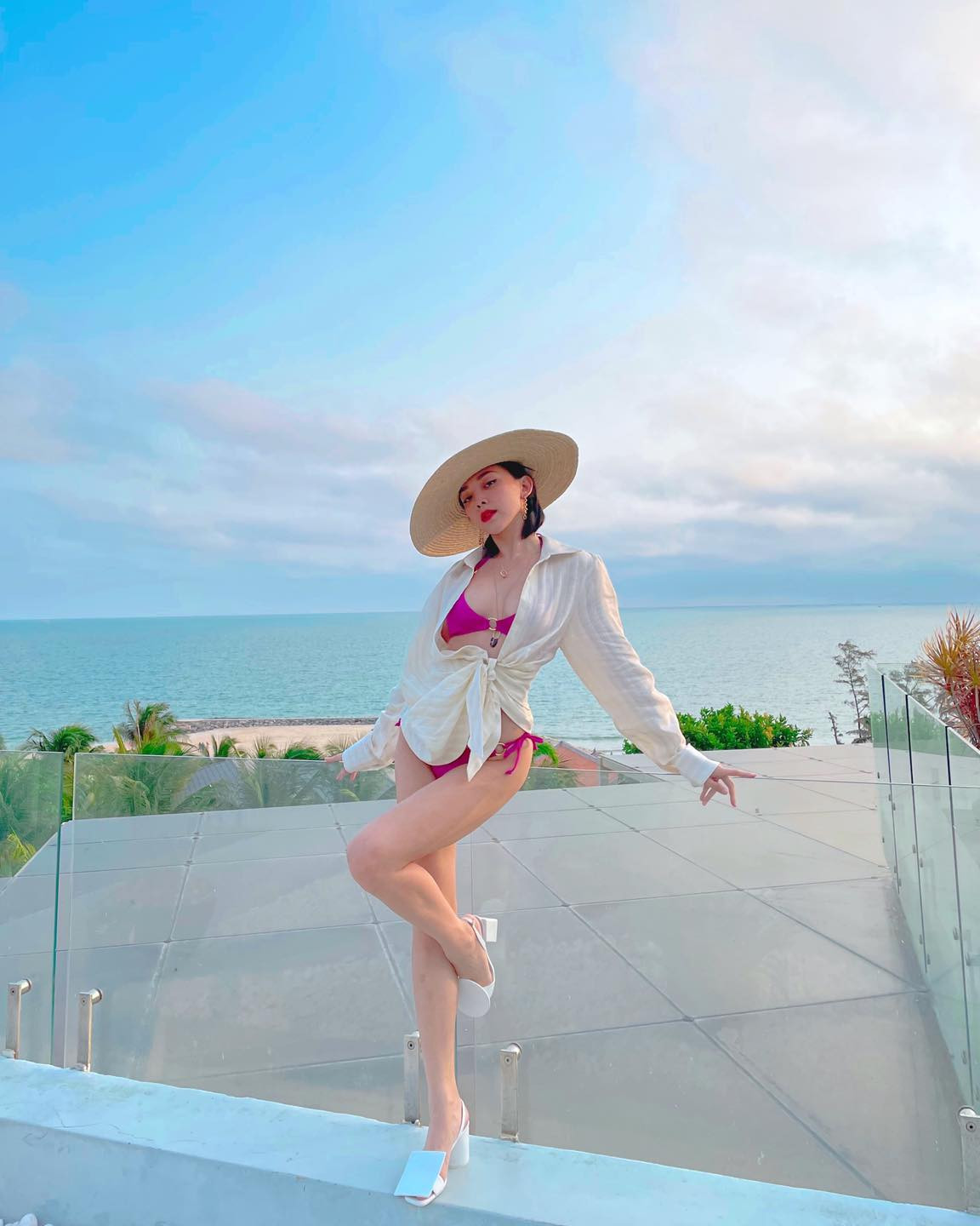 Tận hưởng cuộc sống giàu sang lại được ông xã đầu tư cho không gian tập luyện riêng bảo sao Tóc Tiên ngày càng nhuận sắc sau kết hôn.