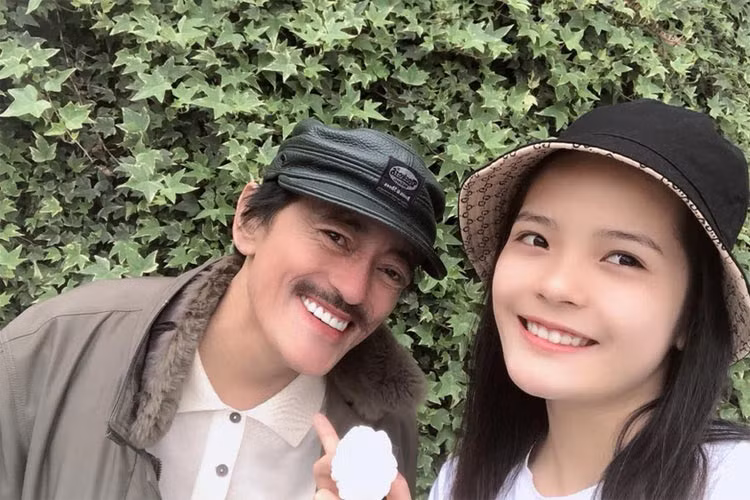 Cô bé 17 tuổi tâm sự cô rất thương và hiểu ba.