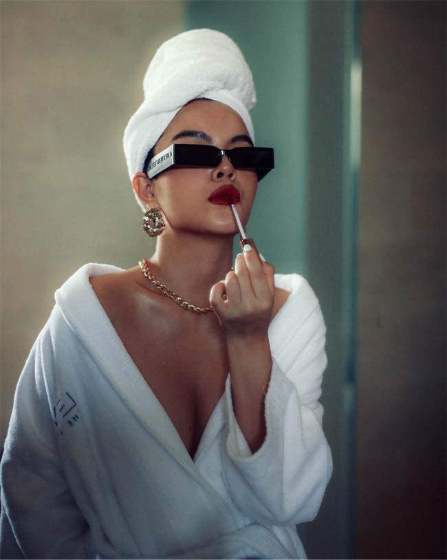 Sau ly hôn, Phạm Quỳnh Anh nuôi cả hai con gái. Cô vẫn giữ mối quan hệ tốt đẹp với chồng cũ để cùng nhau chăm sóc hai con.