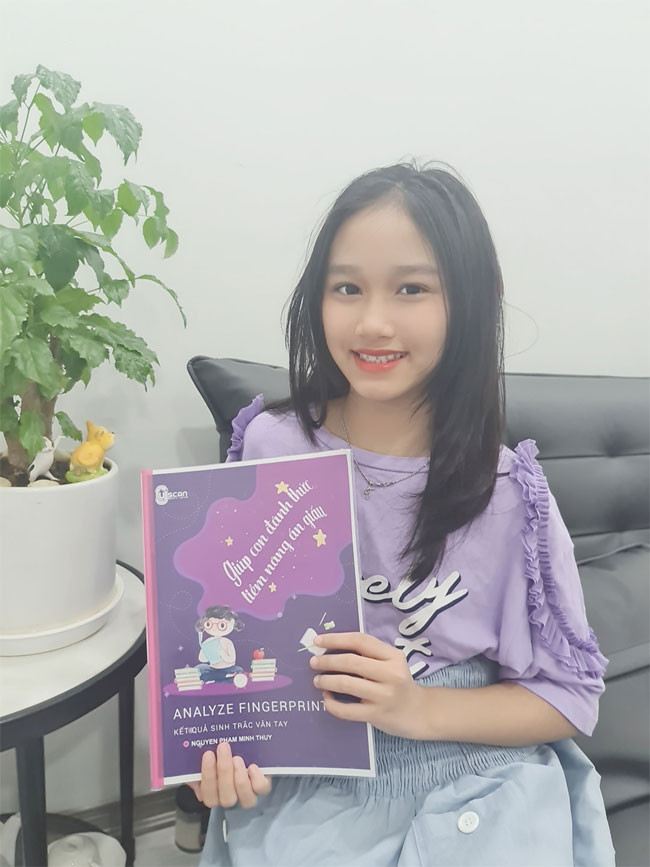 Theo chia sẻ của diễn viên Minh Tiệp, trong vòng chưa đầy 1 năm qua, Minh Thùy đã cao thêm 10cm.