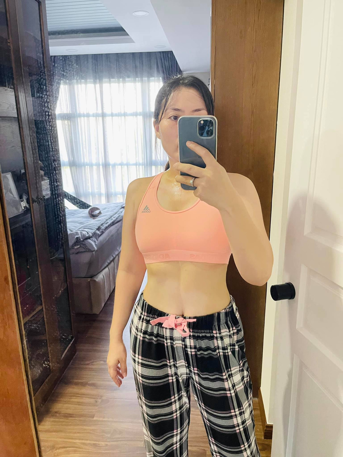 Ngọc Lan tiết lộ số đo vòng 3 hiện tại là 103 cm nhưng hơi mỡ, đùi hơi to và sau 30 ngày hoàn thành thử thách sẽ đo lại.