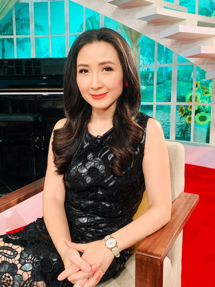 Khi còn trẻ, Khánh Huyền từng là gương mặt nữ diễn viên triển vọng của làng kịch và phim truyền hình phía Bắc.