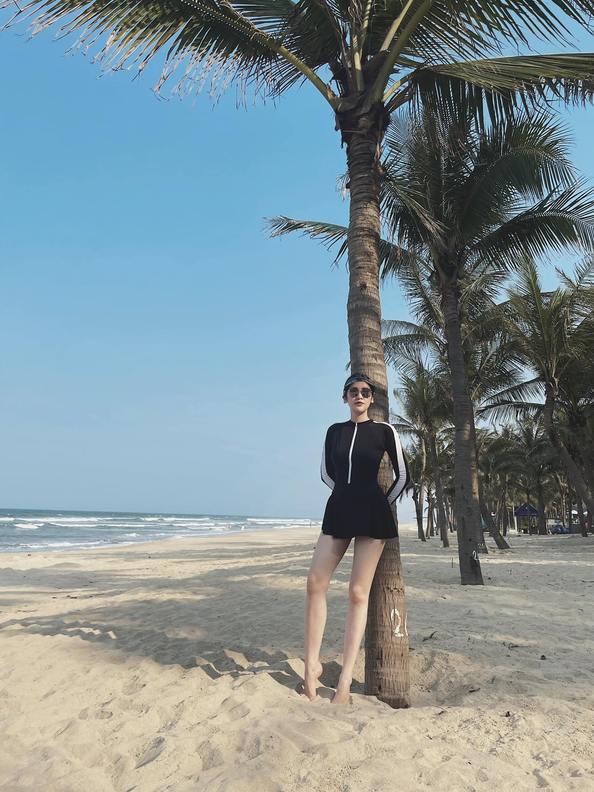 Tận hưởng cuộc sống sung sướng như "bà hoàng" bên chồng thiếu gia, mỹ nhân họ Dương ngày càng nhuận sắc.