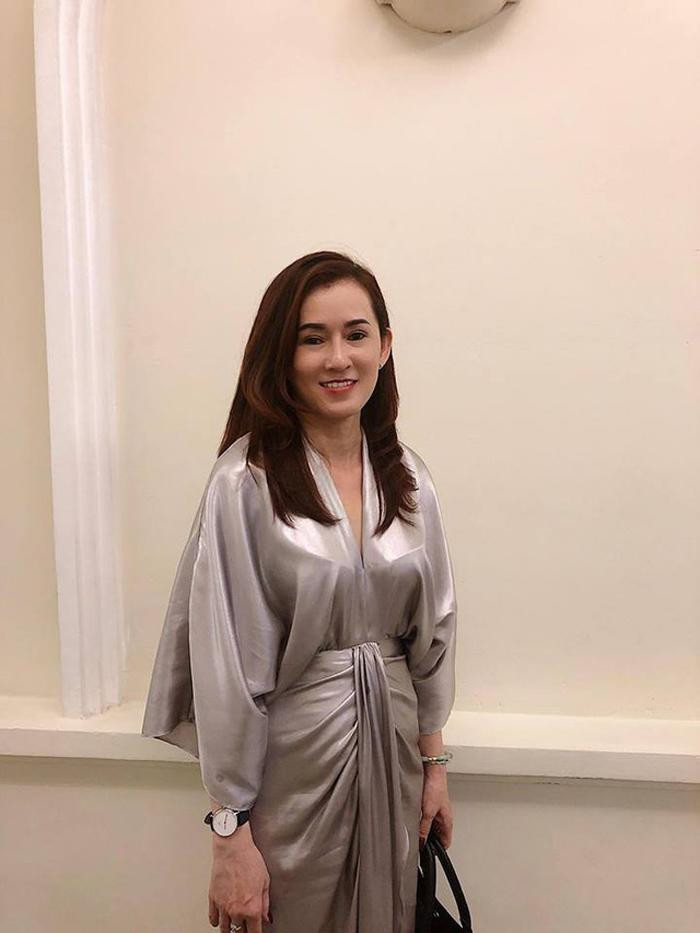 Có thể thấy, mẹ của Angela Phương Trinh có cuộc sống hạnh phúc và viên mãn bên cạnh các con.