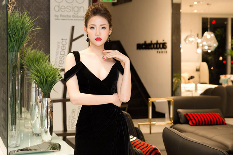 Năm 2015, Mỹ Nhân giành giải vàng Người mẫu trẻ châu Á thuộc khuôn khổ giải thưởng "New Star Model Contest 2015" của Hàn Quốc.