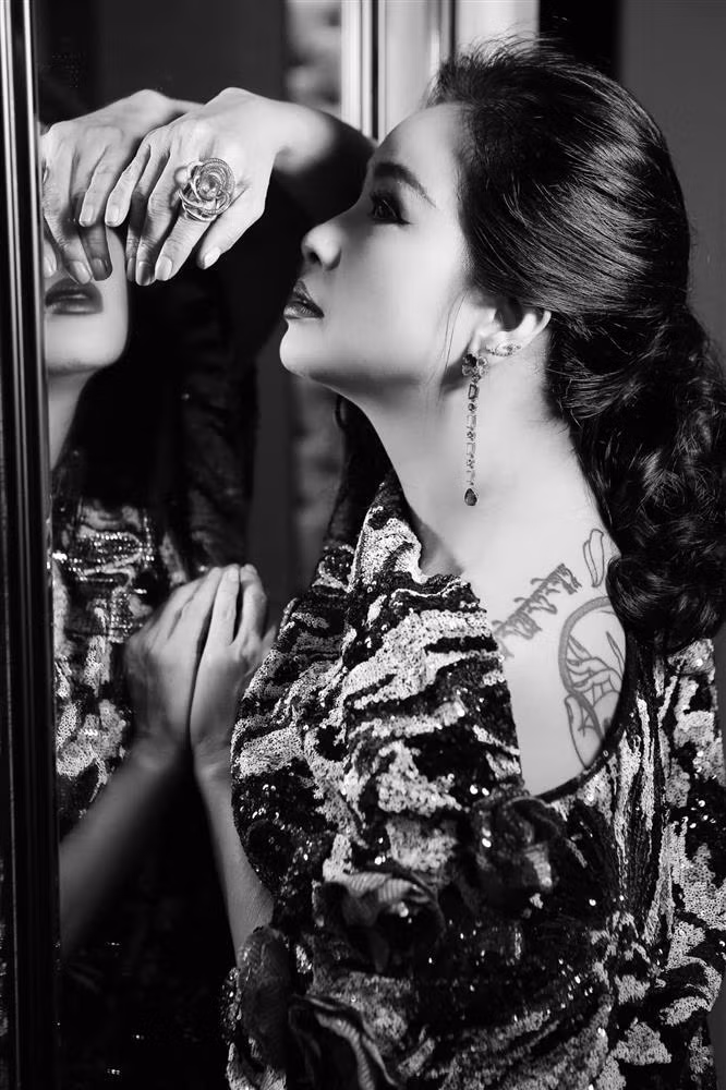 Khán giả bày tỏ sự tò mò về ý nghĩa của hình xăm trên lưng Thanh Lam.