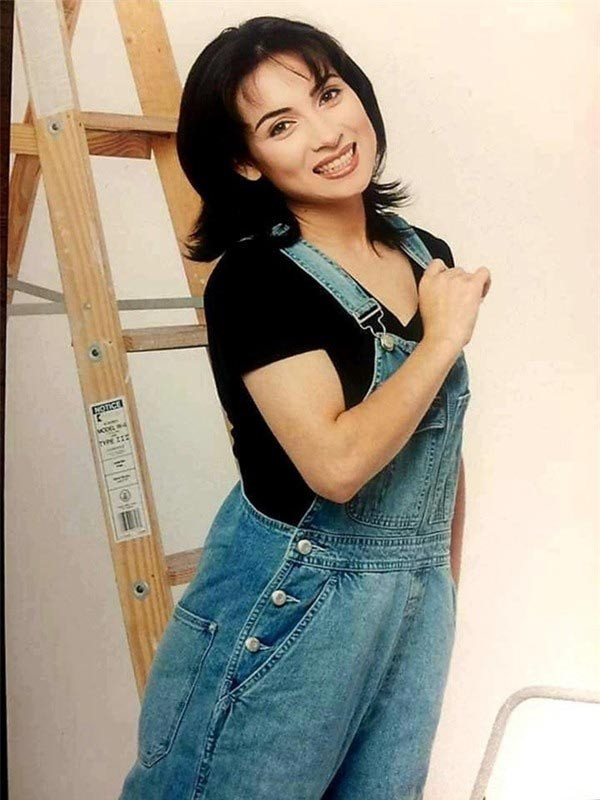 Phi Nhung có một tuổi thơ vất vả, nghèo khó và đến năm 1989, Phi Nhung được một người mợ bảo lãnh sang mỹ với tư cách là con lai. (Ảnh: VTC)