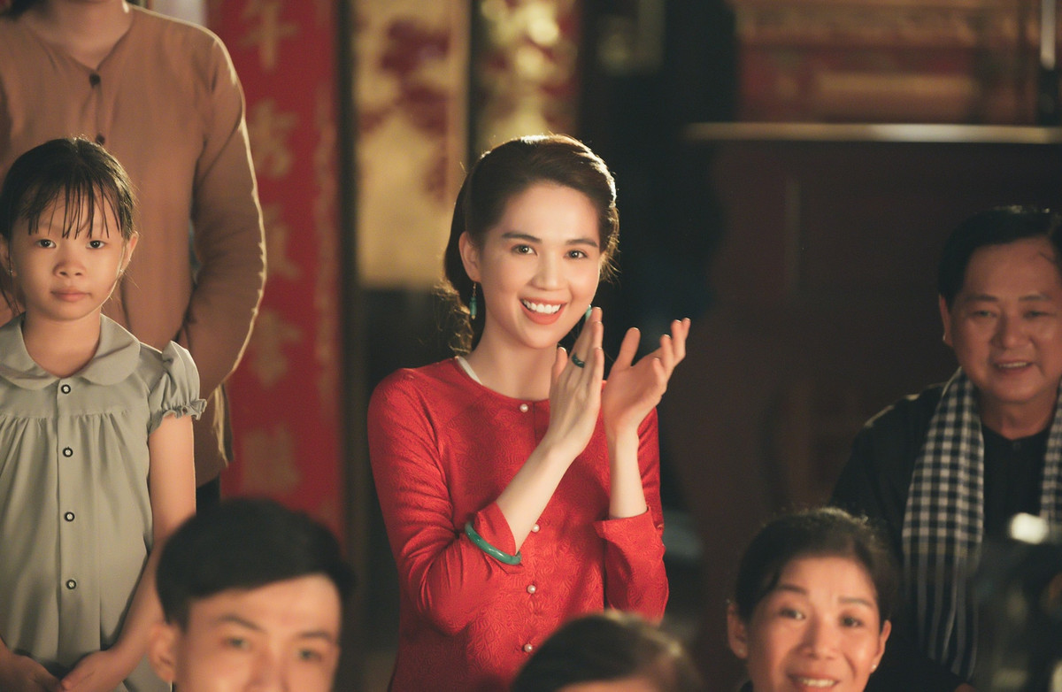 Từ hình tượng quý cô gợi cảm đến cô gái quê, người đẹp 32 tuổi đều toát lên vẻ đẹp thu hút riêng.