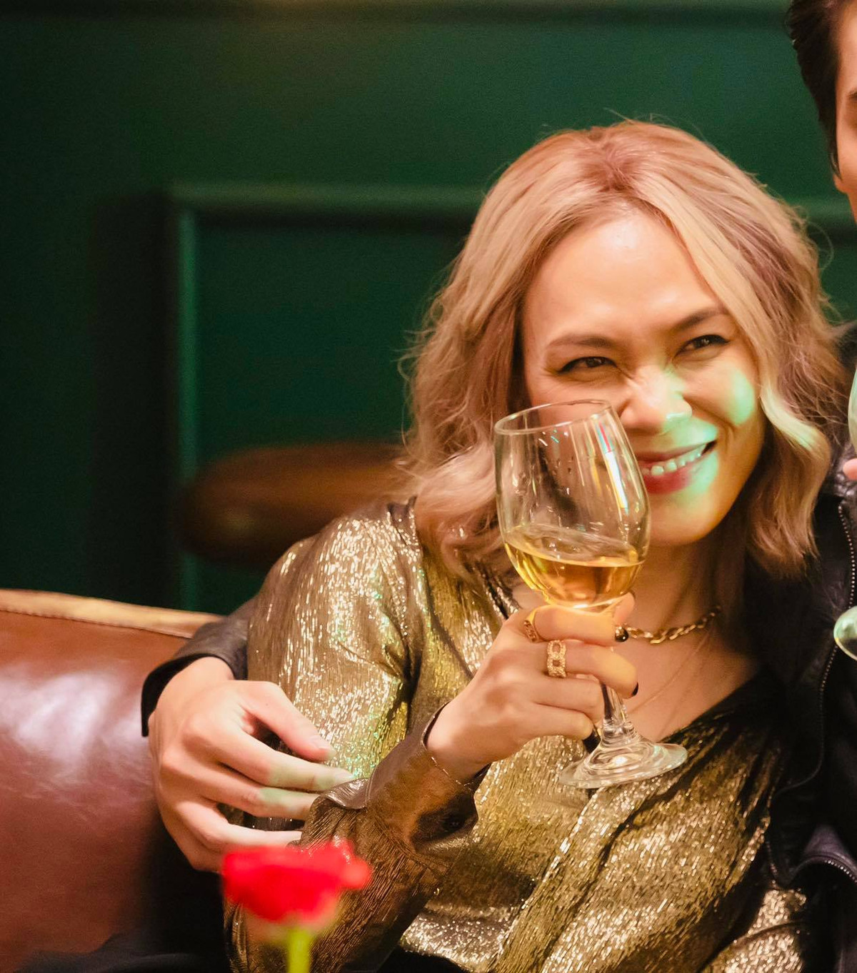 Viết tiếp những dòng tâm thư giữa ồn ào hẹn hò Mai Tài Phến, Mỹ Tâm chia sẻ: "Mình biết, tình yêu đã cho mình nhiều thứ, nuôi sống tâm hồn mình, cho mình những khoảnh khắc quý giá không thể có được trong đời...".