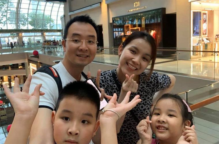 Thùy Lâm là một trong những hoa hậu có cuộc sống riêng hạnh phúc. "Nhiều người vẫn bảo thấy cuộc sống của tôi nhàm chán quá, cuộc sống chỉ quanh ra quẩn vào với chồng con rồi tối thì đi ngủ rất sớm… nhưng tôi lại vô cùng mãn nguyện với cuộc sống hiện tại này. Mọi thứ đều bình yên, hạnh phúc bên chồng và hai con", Thùy Lâm chia sẻ.