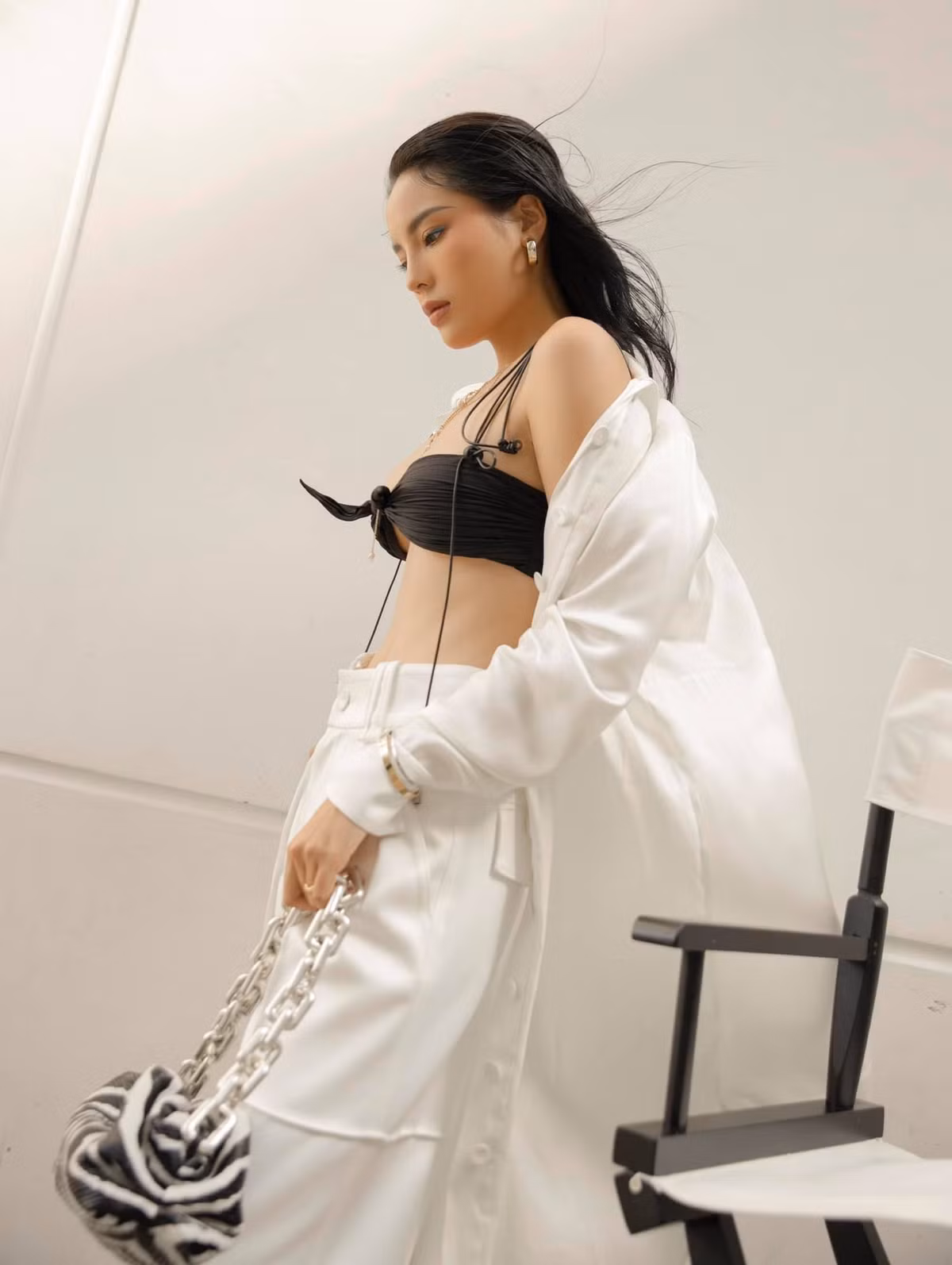 Kỳ Duyên không ít lần khiến dân tình "đỏ mặt" vì màn khoe thân nóng bỏng.