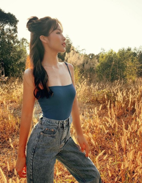 Thời điểm ở nhà tránh dịch COVID-19, Khả Ngân chia sẻ cô rất chú trọng đến cân nặng và sức khỏe.