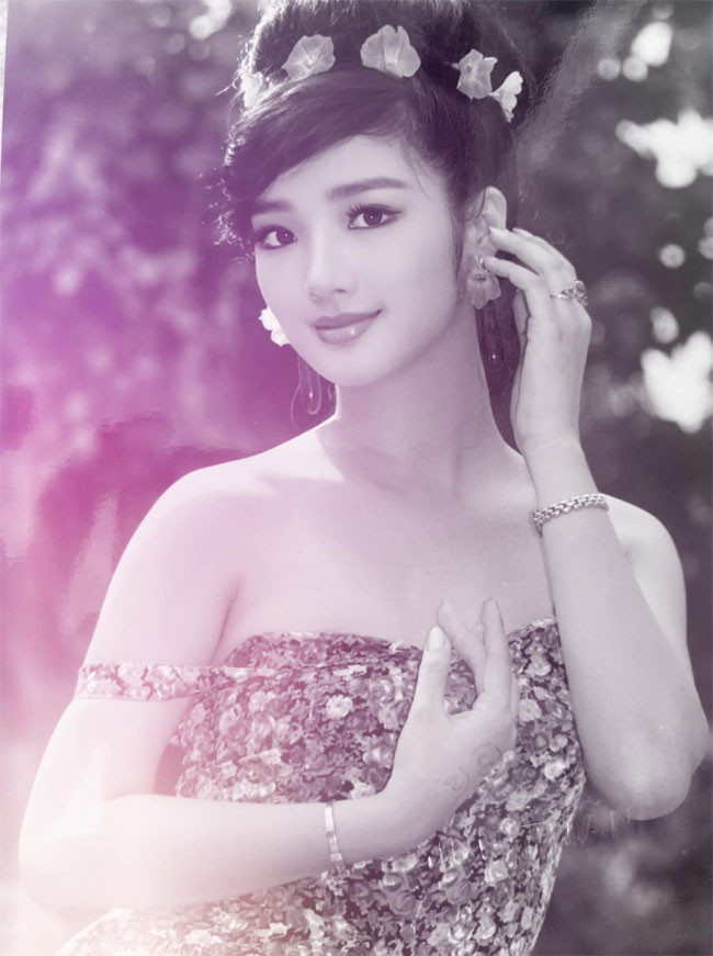 Sau khi giành vương miện Hoa hậu Đền Hùng, Giáng My trở thành gương mặt ăn khách của làng giải trí Việt với vai trò ca sĩ, diễn viên, người mẫu ảnh. Hình ảnh của cô xuất hiện trên rất nhiều cuốn lịch vào những năm 1990.