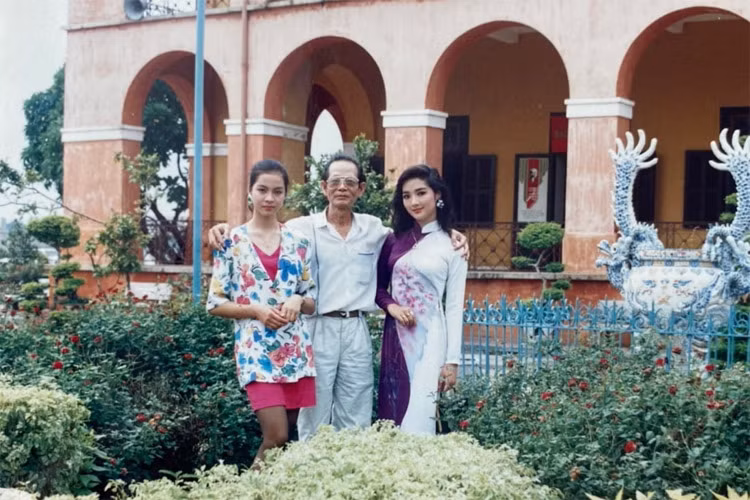 "Thanh Mai, Giáng My và bác ca sĩ Quốc Hưng", Giáng My chú thích ảnh.