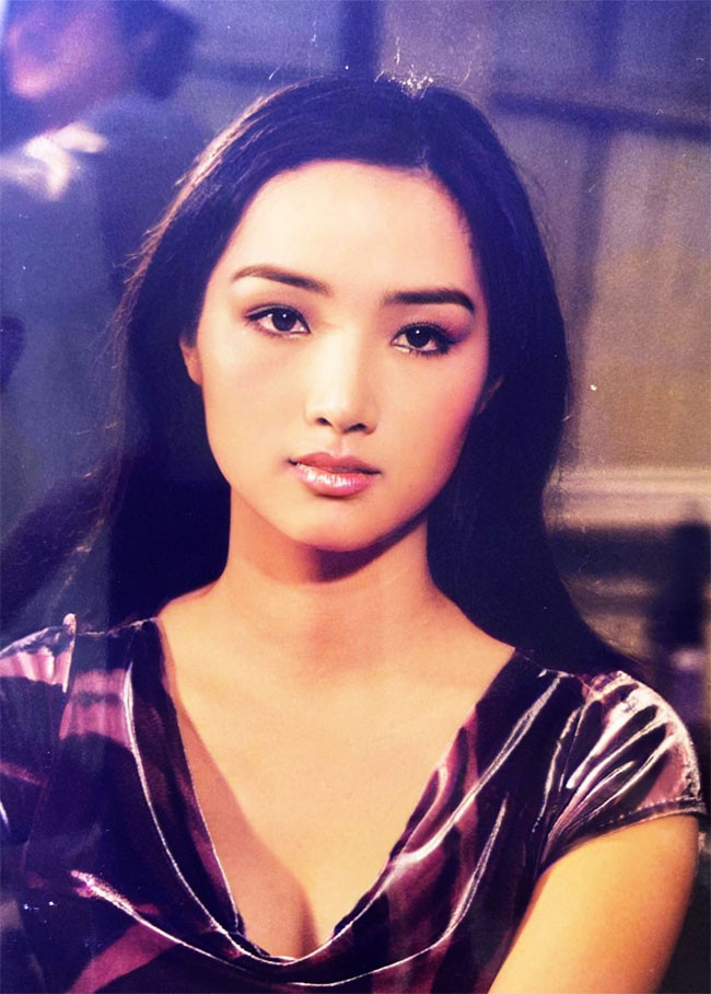 Cô là gương mặt diễn viên được yêu thích qua một số bộ phim như: "Người đẹp đêm trăng", "Yêu nàng hoa hậu", "Sài Gòn trong trái tim em", "Hoa hậu mồ côi", "Truy lùng băng quỷ gió"...