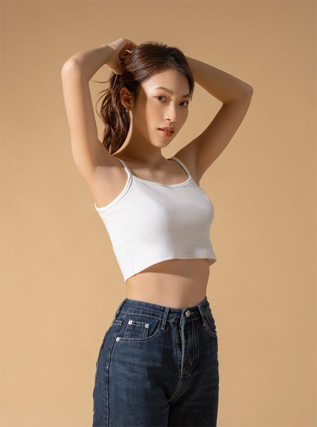 Hiện, Khánh Vy đang là MC trong các chương trình tiếng Anh của VTV7. Ngoài công việc cộng tác với VTV, Khánh Vy còn sở hữu kênh YouTube với hơn 1 triệu lượt đăng ký và là gương mặt KOL nổi tiếng với giới trẻ.