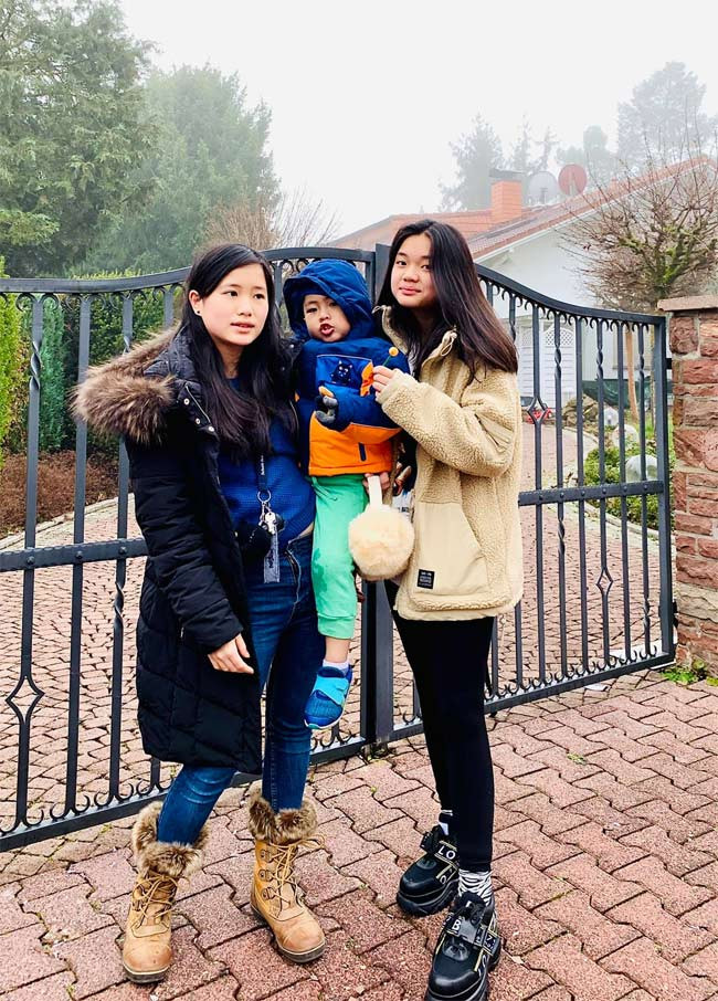 Theo chia sẻ của nữ ca sĩ, chi phí du học của mỗi con gái cô hiện là 1,2 tỷ đồng/năm.