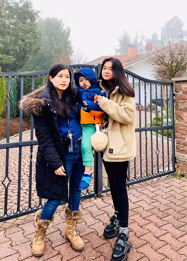 Theo chia sẻ của nữ ca sĩ, chi phí du học của mỗi con gái cô hiện là 1,2 tỷ đồng/năm.