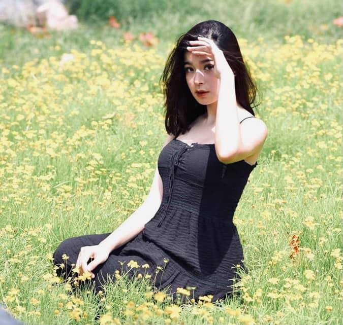  Con gái Võ Hoài Nam có tên Võ Hoài Anh. Thừa hưởng gen nghệ thuật từ bố diễn viên còn mẹ là diễn viên múa, cô bạn hiện ngoài học văn hóa cũng đang theo học tại Học viện Âm nhạc Quốc gia.