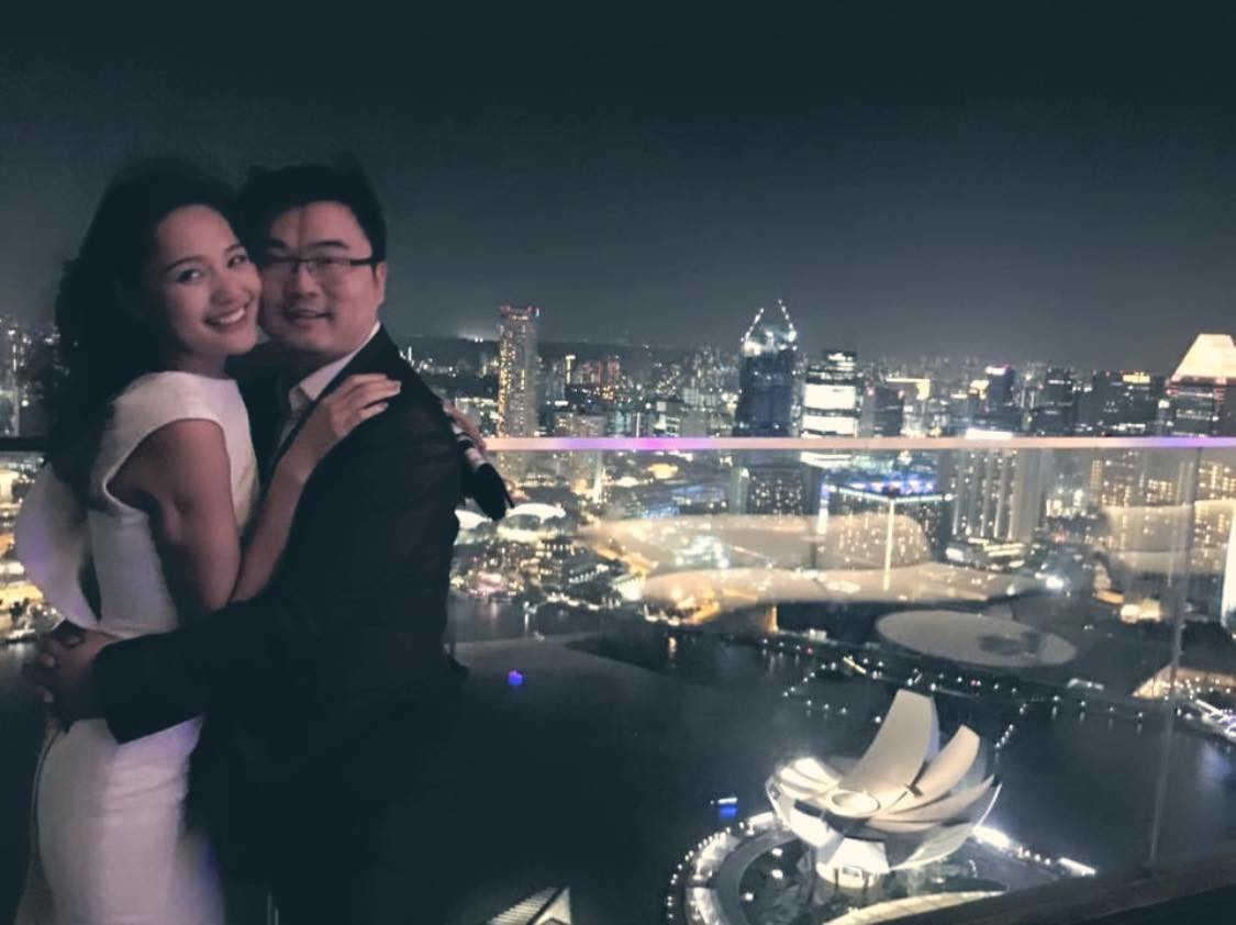 Hương Giang kết hôn với bạn trai người Trung Quốc vào năm 2010 sau 2 năm hẹn hò. Hôn phu của cô tên Liu Jia và làm việc tại một hãng hàng không có trụ sở tại Việt Nam.