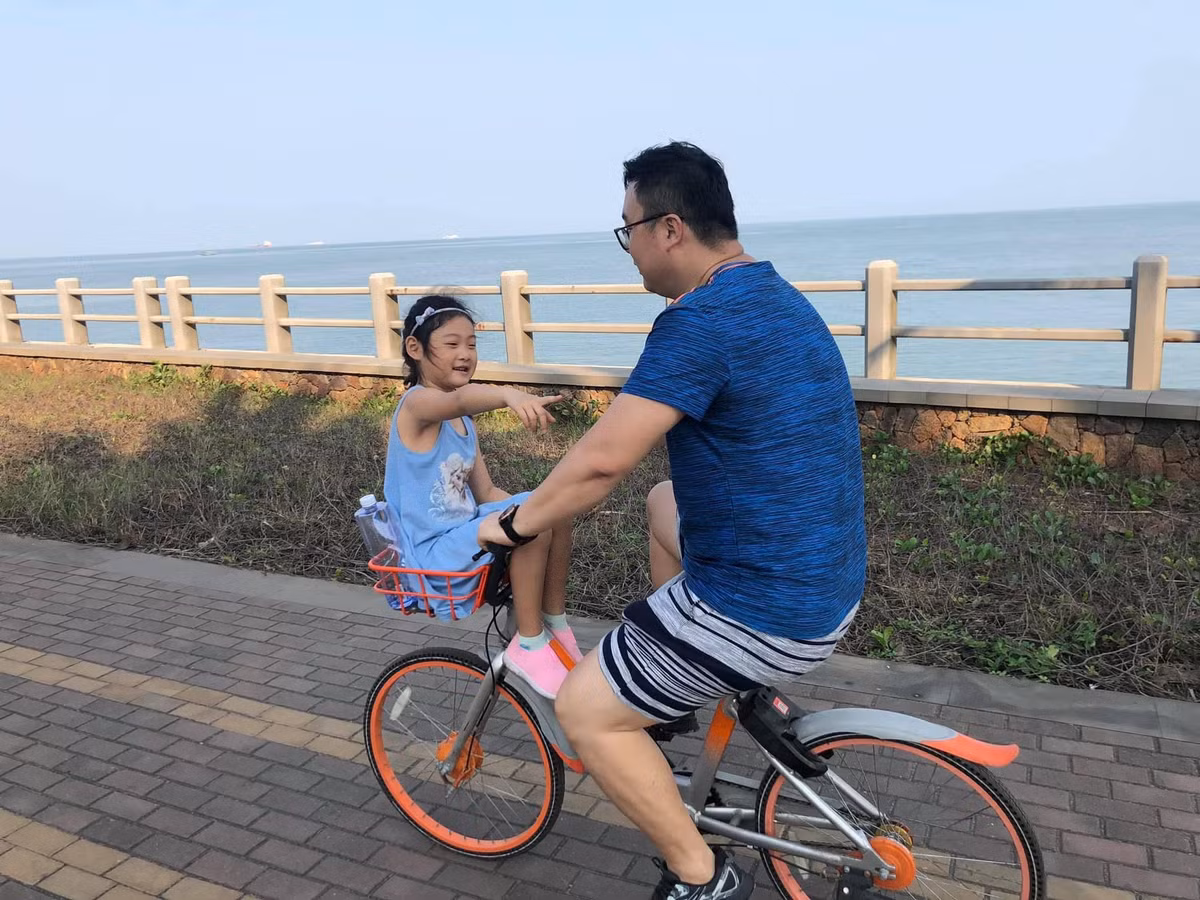 Ông xã của Hương Giang hết mực yêu thương và chiều chuộng vợ con.