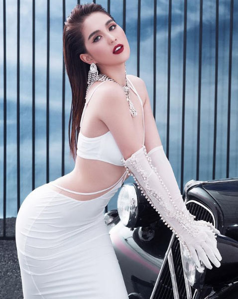 Nữ diễn viên "Chị mẹ học yêu" rất tự hào và luôn muốn trưng ra vòng eo con kiến.