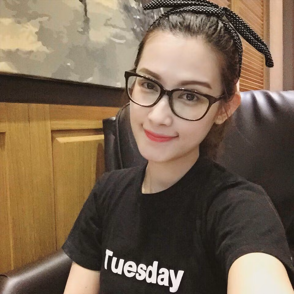 Ngắm vẻ đẹp của cô nàng "Tây Thi ngủ gật" đang được nhiều dân mạng Việt quan tâm, tìm kiếm.