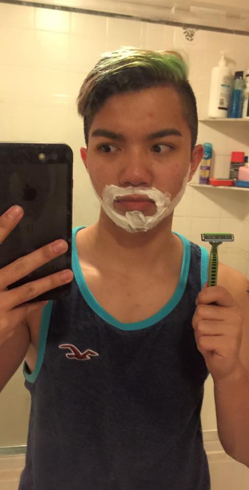 Đến đúng sinh nhật 18 tuổi, Bill Lê quyết định tiêm hormone và bắt đầu quá trình chuyển giới hoàn toàn. Thời điểm này gia đình Bill đã thực sự hiểu về ước muốn, khát vọng thực sự của… cô con gái, không còn cho đó là trò điên dồ, dại dột nên đã đồng ý và hỗ trợ cậu trong thời gian tiêm hormone.